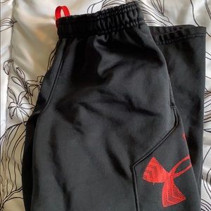 UA youth sweatpants size L